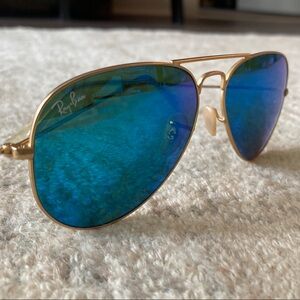 Ray-Ban Aviator Sunglasses with Teal Lenses